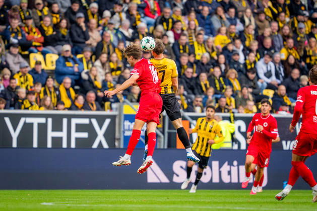 Kopfballduell zwischen Tim Kloss (FC Viktoria Koeln, 18) und Mika Schroers (Alemannia Aachen, 27) TSV Alemannia Aachen vs. FC Viktoria Koeln, Fussball, 3. Liga, 8. Spieltag, Saison 2026 2027, 11.10.2026 DFB REGULATIONS PROHIBIT ANY USE OF PHOTOGRAPHS AS IMAGE SEQUENCES AND OR QUASI-VIDEO TSV Alemannia Aachen vs. FC Viktoria Koeln, Fussball, 3. Liga, 8. Spieltag, Saison 2026 2027, 11.10.2026 Aachen Copyright: xEibner-Pressefoto J.xDerondeaux EP_JDU