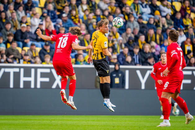 Tim Kloss (FC Viktoria Koeln, 18) und Mika Schroers (Alemannia Aachen, 27) TSV Alemannia Aachen vs. FC Viktoria Koeln, Fussball, 3. Liga, 8. Spieltag, Saison 2026 2027, 11.10.2026 DFB REGULATIONS PROHIBIT ANY USE OF PHOTOGRAPHS AS IMAGE SEQUENCES AND OR QUASI-VIDEO TSV Alemannia Aachen vs. FC Viktoria Koeln, Fussball, 3. Liga, 8. Spieltag, Saison 2026 2027, 11.10.2026 Aachen Copyright: xEibner-Pressefoto J.xDerondeaux EP_JDU