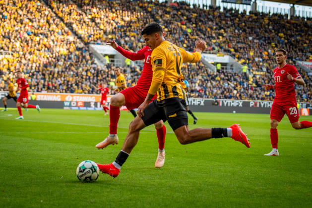 Mehdi Loune (Alemannia Aachen, 10) und Meiko Sponsel (FC Viktoria Koeln, 19) TSV Alemannia Aachen vs. FC Viktoria Koeln, Fussball, 3. Liga, 8. Spieltag, Saison 2026 2027, 11.10.2026 DFB REGULATIONS PROHIBIT ANY USE OF PHOTOGRAPHS AS IMAGE SEQUENCES AND OR QUASI-VIDEO TSV Alemannia Aachen vs. FC Viktoria Koeln, Fussball, 3. Liga, 8. Spieltag, Saison 2026 2027, 11.10.2026 Aachen Copyright: xEibner-Pressefoto J.xDerondeaux EP_JDU