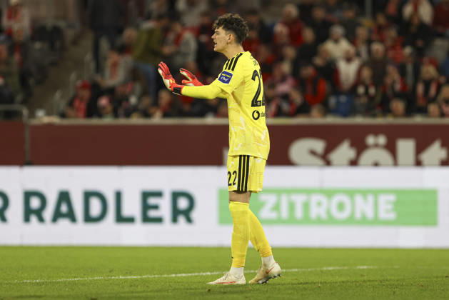 Torwart Louis Lord (Fortuna Duesseldorf) gestikuliert, Gestik waehrend des Spiels der 3. Liga zwischen Fortuna Duesseldorf und SC Verl, Merkur Spiel-Arena am 11. October 2026 in Duesseldorf, Deutschland. (Foto von Oliver Kaelke DeFodi Images) +++ Torwart Louis Lord (Fortuna Duesseldorf) gestures during the 3. Liga match between Fortuna Duesseldorf and SC Verl at Merkur Spiel-Arena on October 11, 2026 in Dusseldorf, Germany. (Photo by Oliver Kaelke DeFodi Images) DFB DFL REGULATIONS PROHIBIT ANY USE OF PHOTOGRAPHS AS IMAGE SEQUENCES AND OR QUASI-VIDEO. (Photo by Oliver Kaelke DeFodi Images) -