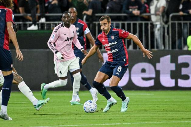 IPA89565520 - Harry Winks of Cagliari Calcio during the Cagliari Calcio vs. Juventus FC Italian Serie A soccer match in Cagliari, Italy, on October 11, 2026  Copyright: xLuigixCanu IPAxSportx xx IPA89565520