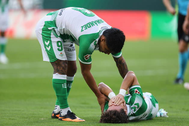 Real Betis and CA Osasuna - LaLiga EA Sports SEVILLA, SPAIN - OCTOBER 11: Cucho Hernandez of Real Betis reacts during the LaLiga EA Sports 2026 27 match between Real Betis and CA Osasuna at La Cartuja Stadium on October 11, 2026 in Sevilla, Spain. (Photo by Rafael Roman Photo Players Images Magara Press) Sevilla La Cartuja Stadium Spain Copyright: xRafaelxRomanx