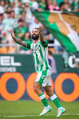Real Betis and CA Osasuna - LaLiga EA Sports SEVILLA, SPAIN - OCTOBER 11: Francisco Alarcon Isco of Real Betis celebrates after scoring his team s first goal during the LaLiga EA Sports 2026 27 match between Real Betis and CA Osasuna at La Cartuja Stadium on October 11, 2026 in Sevilla, Spain. (Photo by Rafael Roman Photo Players Images Magara Press) Sevilla La Cartuja Stadium Spain Copyright: xRafaelxRomanx
