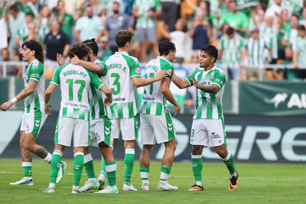Real Betis and CA Osasuna - LaLiga EA Sports SEVILLA, SPAIN - OCTOBER 11: Isco Alarcon of Real Betis Balompie celebrates after scoring his team s first goal during the LaLiga EA Sports 2026 27 match between Real Betis and CA Osasuna at La Cartuja Stadium on October 11, 2026 in Sevilla, Spain. (Photo by Rafael Roman Photo Players Images Magara Press) Sevilla La Cartuja Stadium Spain Copyright: xRafaelxRomanx