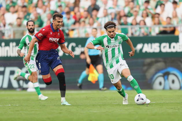 Real Betis and CA Osasuna - LaLiga EA Sports SEVILLA, SPAIN - OCTOBER 11: Abde Ezzalzouli of Real Betis Balompie runs with the ball during the LaLiga EA Sports 2026 27 match between Real Betis and CA Osasuna at La Cartuja Stadium on October 11, 2026 in Sevilla, Spain. (Photo by Rafael Roman Photo Players Images Magara Press) Sevilla La Cartuja Stadium Spain Copyright: xRafaelxRomanx