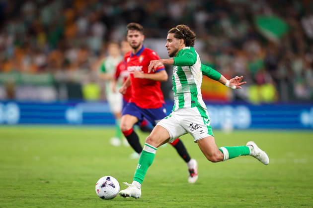 Real Betis and CA Osasuna - LaLiga EA Sports SEVILLA, SPAIN - OCTOBER 11: Abde Ezzalzouli of Real Betis Balompie runs with the ball during the LaLiga EA Sports 2026 27 match between Real Betis and CA Osasuna at La Cartuja Stadium on October 11, 2026 in Sevilla, Spain. (Photo by Rafael Roman Photo Players Images Magara Press) Sevilla La Cartuja Stadium Spain Copyright: xRafaelxRomanx