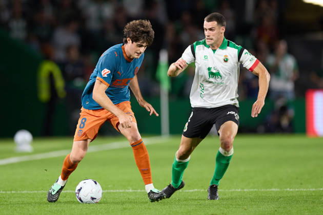 October 11, 2026, Santander, Cantabria, Spain: Javi Guerra of Valencia CF competes for the ball with Alvaro Mantilla of Real Racing Club de Santander during the LaLiga EA Sports match between Real Racing Club de Santander and Valencia CF at Campos de de El Sardinero on October 11, 2026, in Santander, Spain. Santander Spain - ZUMAa181 20261011_zaa_a181_370 Copyright: xRicardoxLarreinax