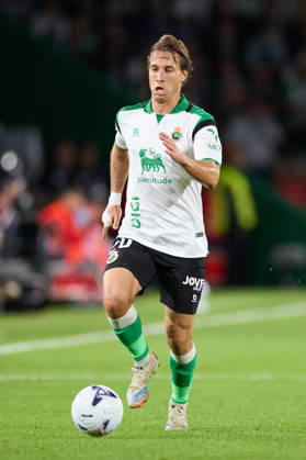 October 11, 2026, Santander, Cantabria, Spain: Sergio Canales of Real Racing Club de Santander in action during the LaLiga EA Sports match between Real Racing Club de Santander and Valencia CF at Campos de de El Sardinero on October 11, 2026, in Santander, Spain. Santander Spain - ZUMAa181 20261011_zaa_a181_355 Copyright: xRicardoxLarreinax