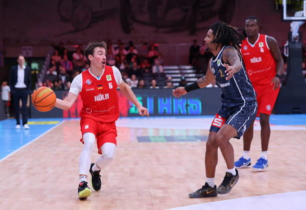 v.l. Jasper Guenther (RheinStars Koeln 06), Corey McKeithan (Eisbaeren Bremerhaven 02), James Patterson III (RheinStars Koeln 04) GER, RheinStars Koeln vs. Eisbaeren Bremerhaven, Basketball, ProA, 4. Spieltag, Spielzeit 2026 2027, 11.10.2026 GER, RheinStars Koeln vs. Eisbaeren Bremerhaven, Basketball, ProA, 4. Spieltag, Spielzeit 2026 2027, 11.10.2026 RheinStars Koeln Copyright: xEibner-Pressefoto ThomasxStoeckerx EP_TSR