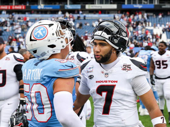 NFL, American Football Herren, USA 2026: Texans Vs Titans OCT 11 Oct 11, 2026; Nashville, TN, USA; Houston Texans quarterback C.J. Stroud (7) talks with Tennessee Titans linebacker Cody Barton (50) on the field following the NFL regular season game between the Houston Texans and Tennessee Titans at Nissan Stadium. Mandatory Credit: Stephen Furst-Cal Media (Credit Image: Â Stephen Furst Cal Sport Media) Nashville Tn USA EDITORIAL USE ONLY Copyright: xx ZUMA-20261011_zma_c04_078.jpg StephenxFurstx csmphotothree533521