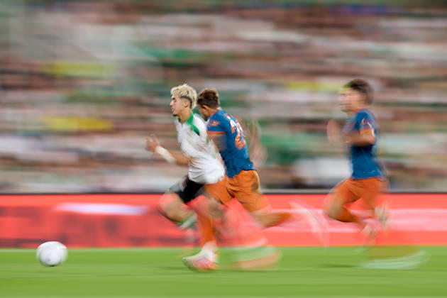 October 11, 2026, Santander, Cantabria, Spain: Yassir Zabiri of Real Racing Club de Santander competes for the ball with Pablo Maffeo of Valencia CF during the LaLiga EA Sports match between Real Racing Club de Santander and Valencia CF at Campos de de El Sardinero on October 11, 2026, in Santander, Spain. Santander Spain - ZUMAa181 20261011_zaa_a181_380 Copyright: xRicardoxLarreinax