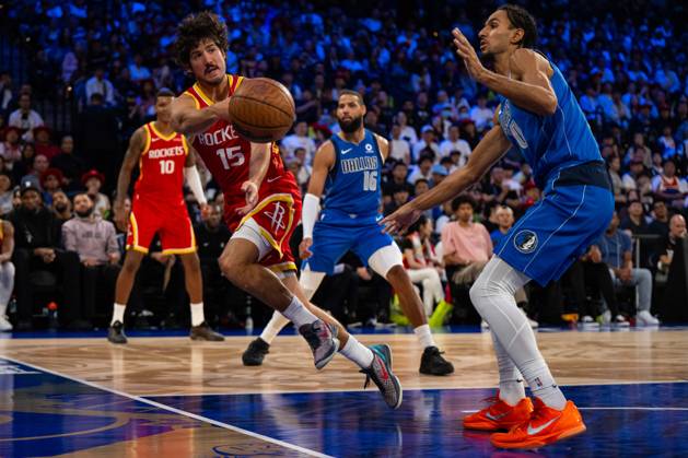 (261011) -- MACAO, Oct. 11, 2026 -- Reed Sheppard (L) of Houston Rockets passes the ball during the 2026-2027 NBA, Basketball Herren, USA preseason game between Dallas Mavericks and Houston Rockets in Macao, south China, on Oct. 11, 2026. ) (SP)CHINA-MACAO-BASKETBALL-NBA PRESEASON-ROCKETS VS MAVERICKS (CN) CheongxKamxKa 