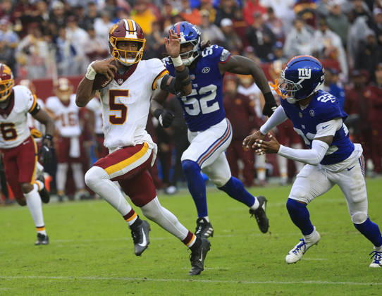 October 11, 2026: Washington Commanders QB 5 Jayden Daniels runs for a touchdown during the Washington Commanders game against the New York Giants at Northwest Stadium in Landover, MD. CSM NFL, American Football Herren, USA 2026: Washington Commanders Vs New York Giants OCT 11 - ZUMAc04_ 20261011_zma_c04_106 Copyright: xJustinxCooperx