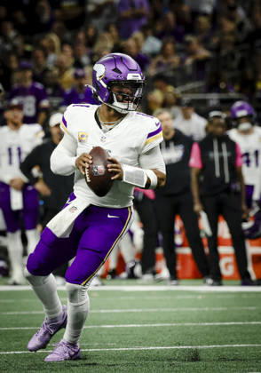 NEW ORLEANS, LA - OCTOBER 11: Kyler Murray 1 of the Minnesota Vikings looks to pass against the New Orleans Saints during the second half of a game at Caesars Superdome on October 11, 2026, in New Orleans, Louisiana. (Photo by Derick Hingle Icon Sportswire) NFL, American Football Herren, USA OCT 11 Vikings at Saints EDITORIAL USE ONLY Icon126261011044