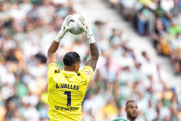 October 11, 2026, Sevilla, Sevilla, Spain: Alvaro Valles of Real Betis Balompie in action during the Spanish league, LaLiga EA Sports, football match played between Real Betis and CA Osasuna at La Cartuja stadium on October 11, 2026, in Sevilla, Spain. Sevilla Spain - ZUMAa181 20261011_zaa_a181_256 Copyright: xJoaquinxCorcherox