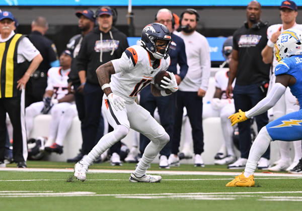 INGLEWOOD, CA - OCTOBER 11: Denver Broncos wide receiver Troy Franklin (11) carries the ball during the game between the Los Angeles Chargers and the Denver Broncos on October 11, 2026 at SoFi Stadium in Inglewood. (Photo by David Dennis Icon Sportswire) NFL, American Football Herren, USA OCT 11 Broncos at Chargers EDITORIAL USE ONLY Icon26101115