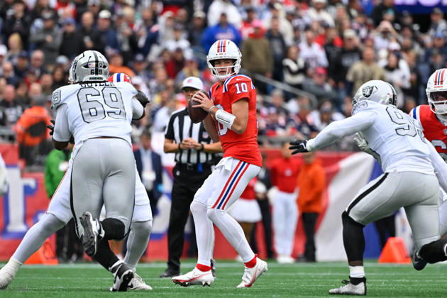 Oct 11, 2026; Foxborough, MA, USA; New England Patriots quarterback Drake Maye (10) throws a pass against the Las Vegas Raiders during the first half at Gillette Stadium. Mandatory Credit: -Cal Media Foxborough USA - ZUMAc04_ 20261011_zma_c04_140 Copyright: xEricxCanhax