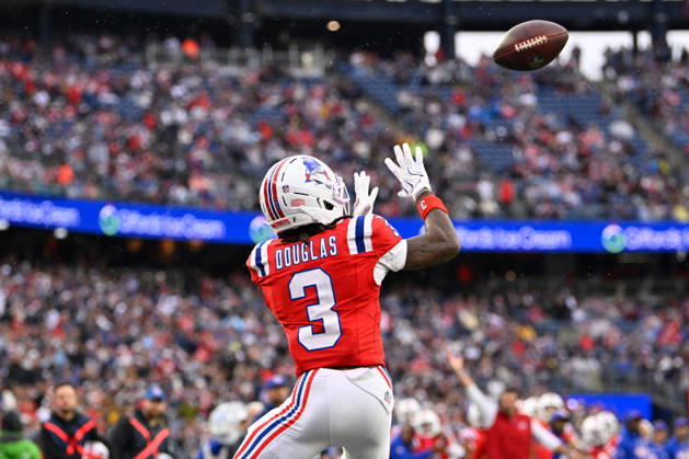 Oct 11, 2026; Foxborough, MA, USA;New England Patriots wide receiver DeMario Douglas (3) makes a catch for a touchdown against the Las Vegas Raiders during the second half at Gillette Stadium. Mandatory Credit: -Cal Media Foxborough USA - ZUMAc04_ 20261011_zma_c04_162 Copyright: xEricxCanhax