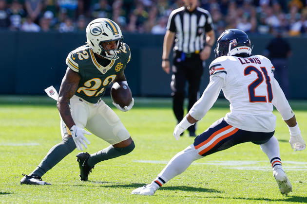Oct 11, 2026; Green Bay, WI, USA; Green Bay Packers running back Pierre Strong Jr. (22) runs after making a catch during NFL, American Football Herren, USA game action against the Chicago Bears at Lambeau Field. Mandatory Credit: -Cal Media NFL 2026: Bears Vs Packers OCT 11  - ZUMAc04_ 20261011_zma_c04_202 Copyright: xDarrenxLeex