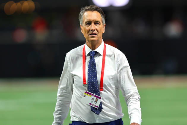 ATLANTA, GA - OCTOBER 11: NBC broadcaster Cris Collinsworth before the Sunday evening NFL, American Football Herren, USA game between the Atlanta Falcons and the Baltimore Ravens on October 11, 2026 at the Mercedes-Benz Stadium in Atlanta, Georgia. (Photo by David J. Griffin Icon Sportswire) NFL: OCT 11 Ravens at Falcons EDITORIAL USE ONLY Icon95326101113