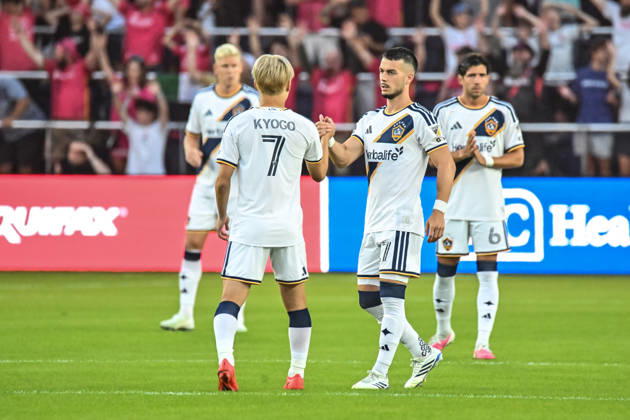 ST. LOUIS, MO - OCTOBER 11: Kyogo Furuhashi (7) of the LA Galaxy and Erik Thommy (27) of the LA Galaxy shake hands in unity before the start of the game during the MLS, Fussball Herren, USA regular season match where St. Louis CITY SC hosted LA Galaxy on Sunday October 11th, 2026, at Energizer Park in St. Louis City, MO. (Photo by Rick Ulreich Icon Sportswire) SOCCER: OCT 11 MLS St. Louis CITY SC vs LA Galaxy EDITORIAL USE ONLY Icon26101121
