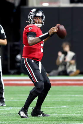 ATLANTA, GA - OCTOBER 11: Starting qurterback Michael Penix, Jr. (9) of the Atlanta Falcons passes during the Sunday evening NFL, American Football Herren, USA game between the Atlanta Falcons and the Baltimore Ravens on October 11, 2026 at the Mercedes-Benz Stadium in Atlanta, Georgia. (Photo by David J. Griffin Icon Sportswire) NFL: OCT 11 Ravens at Falcons EDITORIAL USE ONLY Icon9532610110449