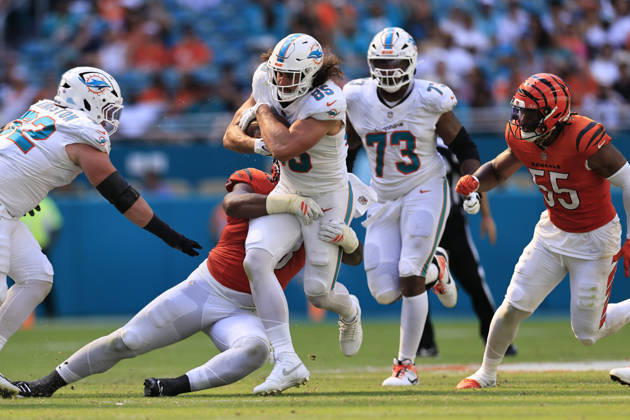 October 11, 2026, Miami Gardens, Florida, United States: Miami Dolphins tight end Greg Dulcich (85) makes a reception and runs with the ball during an NFL, American Football Herren, USA game against the Cincinnati Bengals on Sunday, October 11, 2026 at the Hard Rock Stadium. The Bengals beat the Dolphins 31-24. NFL 2026: Cincinnati Bengals 31 : 24 Miami Dolphins  - ZUMAh180 20261011_zsp_h180_099 Copyright: xKimxHukarix