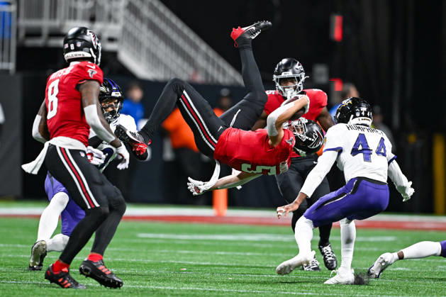 ATLANTA, GA - OCTOBER 11: Atlanta wide receiver Drake London (5) goes airborne during the NFL, American Football Herren, USA game between the Baltimore Ravens and the Atlanta Falcons on October 11th, 2026 at Mercedes-Benz Stadium in Atlanta, GA. (Photo by Rich von Biberstein Icon Sportswire) NFL: OCT 11 Ravens at Falcons EDITORIAL USE ONLY Icon261011049