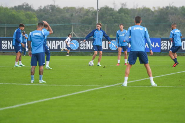 SSC Napoli training session at Castelvolturno Scott McTominay of SSC Napoli During the pre-match training session for the Champions League game between Villarreal and Napoli at Castelvolturno on October 12, 2026. Castelvolturno Centro Sportivo SSC Napoli Campania ITALIA Copyright: xSalvatorexDexRosaxSalvatorexDexRosax DSC07394