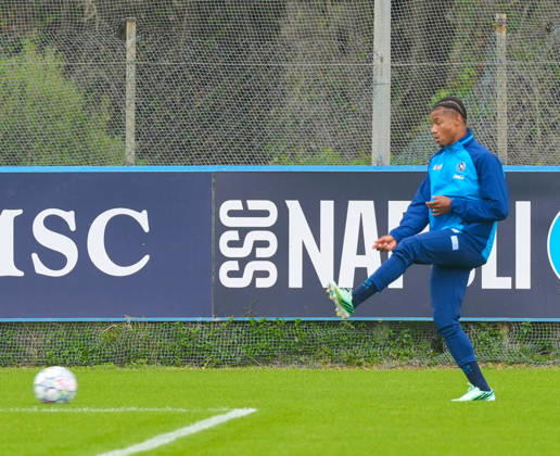 SSC Napoli training session at Castelvolturno David Neres of SSC Napoli During the pre-match training session for the Champions League game between Villarreal and Napoli at Castelvolturno on October 12, 2026. Castelvolturno Centro Sportivo SSC Napoli Campania ITALIA Copyright: xSalvatorexDexRosaxSalvatorexDexRosax DSC07216
