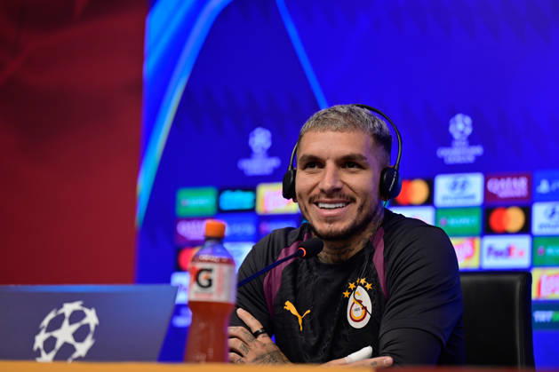Ahead of Galatasaray v Barcelona - UEFA Champions League ISTANBUL, TURKIYE - OCTOBER 12: Galatasaray player Lucas Torreira answers journalists questions during a press conference, PK, Pressekonferenz at the Kemerburgaz Metin Oktay Training Facility ahead of the UEFA Champions League second week match between Galatasaray and Barcelona, in Istanbul, Turkiye, on October 12, 2026. Cem Tekkesinoglu Anadolu Istanbul Turkey. Editorial use only. Please get in touch for any other usage.  Copyright: x2026xAnadoluxCemxTekkesinoglux