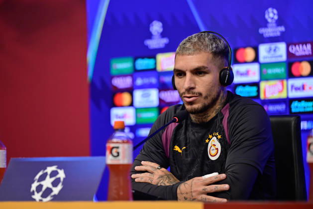 Ahead of Galatasaray v Barcelona - UEFA Champions League ISTANBUL, TURKIYE - OCTOBER 12: Galatasaray player Lucas Torreira answers journalists questions during a press conference, PK, Pressekonferenz at the Kemerburgaz Metin Oktay Training Facility ahead of the UEFA Champions League second week match between Galatasaray and Barcelona, in Istanbul, Turkiye, on October 12, 2026. Cem Tekkesinoglu Anadolu Istanbul Turkey. Editorial use only. Please get in touch for any other usage. Copyright: x2026xAnadoluxCemxTekkesinoglux