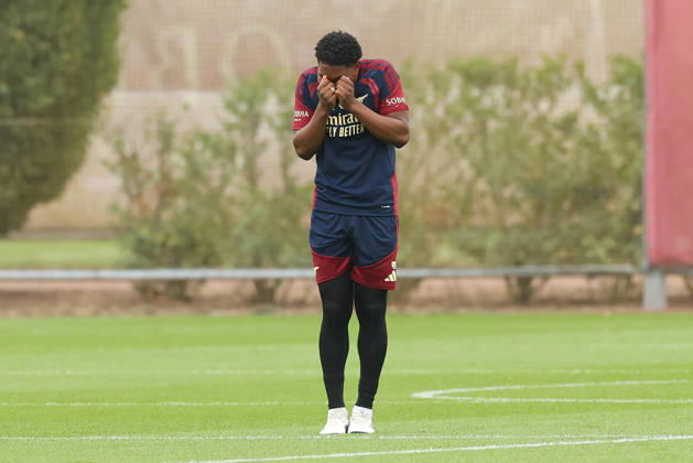Arsenal Training & Media Conference, Champions League Myles Lewis-Skelly of Arsenal gestures during the Arsenal training session at the Arsenal FC Training Centre, ahead of UEFA Champions League Matchday 2 v Lille, London Colney, England on 12 October 2026 Credit: Tiego Grenho Every Second Media Editorial use only. All images are copyright Every Second Media Limited. No images may be reproduced without prior permission. Copyright: xIMAGO EveryxSecondxMediax ESM-2214-0010 TiegoxGrenhox xEveryxSecondxMediax