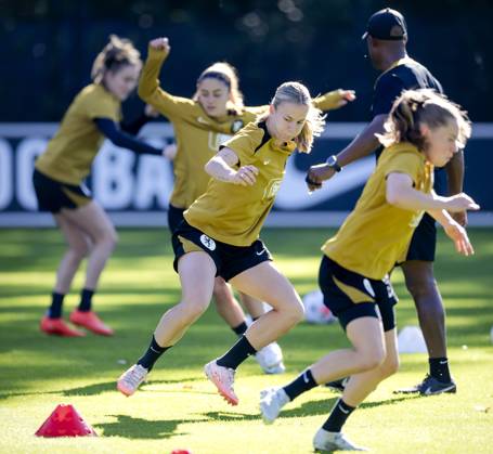 ZEIST - Lynn Wilms during a training session of the Dutch women s football team in preparation for the World Cup qualifying match against Hungary. ROBIN VAN LONKHUIJSEN ANP xVIxANPxSportx xxANPxIVx 572229673 originalFilename: 572229673.jpg