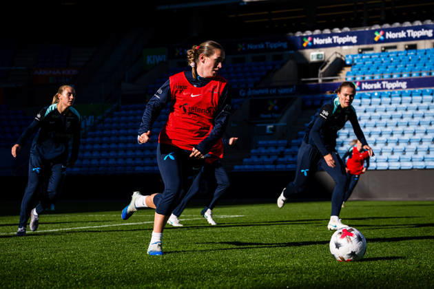 261012 Elisabeth Terland of the Norwegian women™s national football team during a training session on October 12, 2026 in Oslo. Photo: Marius Simensen BILDBYRAN Cop 238 bbeng dam fifa women s world cup qualifier football fotball fotboll norge norway practice soccer training trening träning Copyright: MARIUSxSIMENSEN BB261012BB266