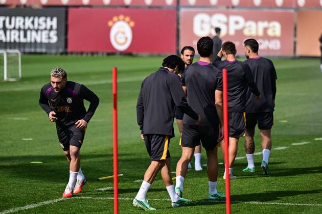 Galatasaray complete final training session in Istanbul ahead of Barcelona clash ISTANBUL, TURKIYE - OCTOBER 12: Galatasaray players complete their final training session ahead of their UEFA Champions League second-round match against Barcelona at the Kemerburgaz Metin Oktay Training Facility in Istanbul, Turkiye, on October 12, 2026. The training session, led by head coach Okan Buruk and open to the media for the first 15 minutes, began with warm-up exercises, continued with an 8-on-2 ball-possession drill and concluded with tactical preparations for the Barcelona match. Cem Tekkesinoglu Anadolu Istanbul Turkey. Editorial use only. Please get in touch for any other usage.  Copyright: x2026xAnadoluxCemxTekkesinoglux