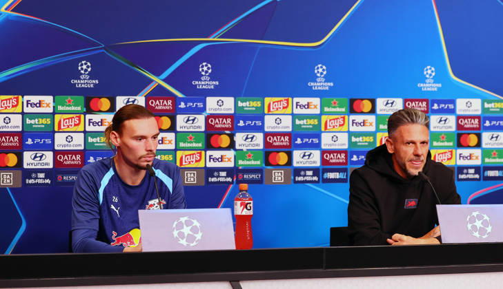 RB Leipzig - PK Champions League Leipzig, 12.10.2026, RB Akademie, UEFA Champions League , RB Leipzig - Pressekonferenz am Vortag von RBLeipzig v. PSV Eindhoven , Im Bild: Torwart Maarten Vandevoordt (26, RB Leipzig) und Trainer Martin Demichelis, RB Leipzig ,