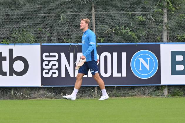 Foto IPP Felice De Martino Castel Volturno (Ce) 12 10 2026 Allenamento Napoli pre gara Champions League con il Villareal Nella foto: Rasmus Hojlund Italy Photo Press World Copyright Castel Volturno italy ITALY  Copyright: xR4924_italyphotopressx