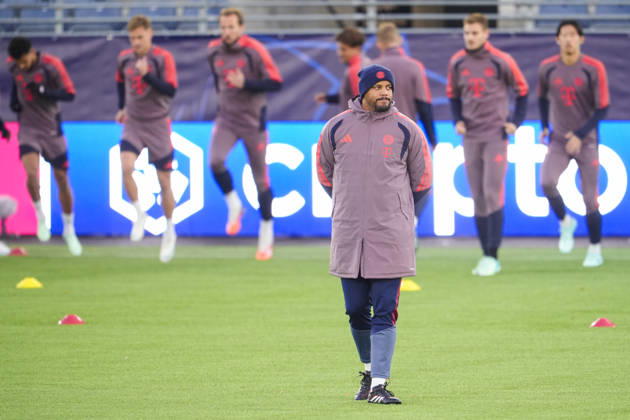 Soccer, Champions League 2026–2027, Viking vs. Bayern Munich, Stavanger, October 12, 2026. Bayern Munich coach Vincent Kompany coaches at Lyse Arena in Stavanger, on the day of the Champions League match between Viking and Bayern Munich. Photo: Lise Aserud, NTB, Stavanger, Norway. EDITORIAL USE ONLY. RESTRICTED USE FOR BETTING COMPANIES.  Copyright: xLisexAserudxx xNTBx