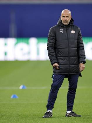 LEIPZIG - PSV Eindhoven coach Peter Bosz during a training session ahead of the UEFA Champions League match between RB Leipzig and PSV Eindhoven at the RB Arena on October 12, 2026, in Leipzig, Germany. MAURICE VAN STEEN ANP xVIxANPxSportx xxANPxIVx 572250668 originalFilename: 572250668.jpg