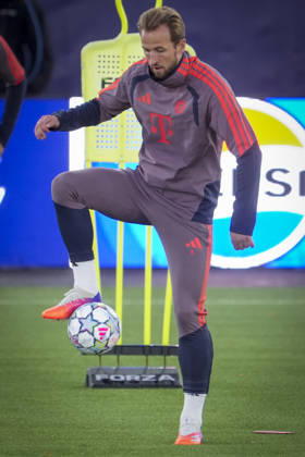 Soccer, Champions League 2026–2027, Viking, Bayern Munich, Stavanger, October 12, 2026: Bayern Munich s Harry Kane trains at Lyse Arena in Stavanger, the day before the Champions League match between Viking and Bayern Munich. Photo: Lise Aserud, NTB, Stavanger, Norway. EDITORIAL USE ONLY. RESTRICTED USE FOR BETTING COMPANIES. Copyright: xLisexAserudx xNTBx