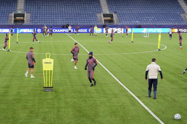 Soccer, Champions League 2026–2027, Viking vs. Bayern Munich, Stavanger, October 12, 2026: Bayern Munich trains at Lyse Arena in Stavanger, on the day of the Champions League match between Viking and Bayern Munich. Photo: Lise Aserud, NTB, Stavanger, Norway. EDITORIAL USE ONLY. RESTRICTED USE FOR BETTING COMPANIES  Copyright: xLisexAserudx xNTBx