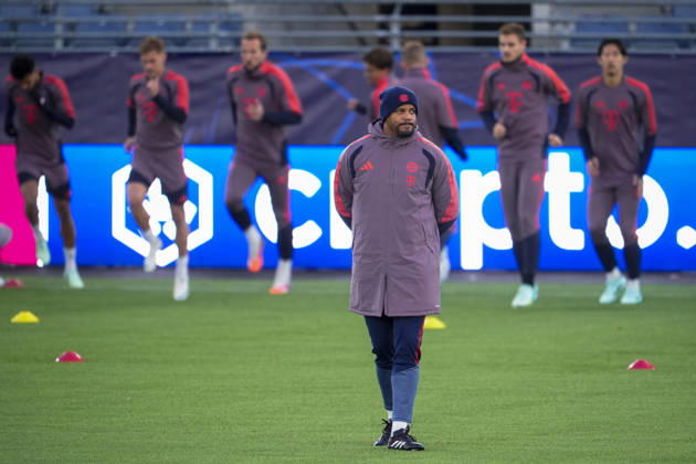 Soccer, Champions League 2026–2027, Viking, Bayern Munich, Stavanger, October 12, 2026: Bayern Munich coach Vincent Kompany trains at Lyse Arena in Stavanger, the day before the Champions League match between Viking and Bayern Munich. Photo: Lise Aserud, NTB, Stavanger, Norway. EDITORIAL USE ONLY. RESTRICTED USE FOR BETTING COMPANIES. Copyright: xLisexAserudx xNTBx
