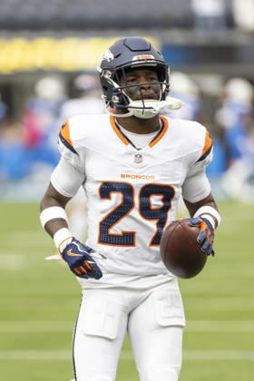 October 11, 2026, Inglewood, California, USA: Denver Broncos Cornerback Ja Quan McMillian (29) warms up before an NFL, American Football Herren, USA football game against Los Angeles Chargers, in Inglewood, Calif. on Sunday Oct. 11, 2026. Inglewood USA - ZUMAc68_ 20261011_zaf_c68_042 Copyright: xRingoxChiux