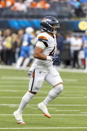 October 11, 2026, Inglewood, California, USA: Denver Broncos Inside Linebacker Karene Reid (47) warms up before an NFL, American Football Herren, USA football game against Los Angeles Chargers, in Inglewood, Calif. on Sunday Oct. 11, 2026. Inglewood USA - ZUMAc68_ 20261011_zaf_c68_054 Copyright: xRingoxChiux