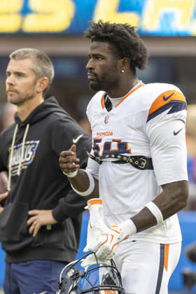 October 11, 2026, Inglewood, California, USA: Denver Broncos Safety JL Skinner (34) warms up before an NFL, American Football Herren, USA football game against Los Angeles Chargers, in Inglewood, Calif. on Sunday Oct. 11, 2026. Inglewood USA - ZUMAc68_ 20261011_zaf_c68_055 Copyright: xRingoxChiux