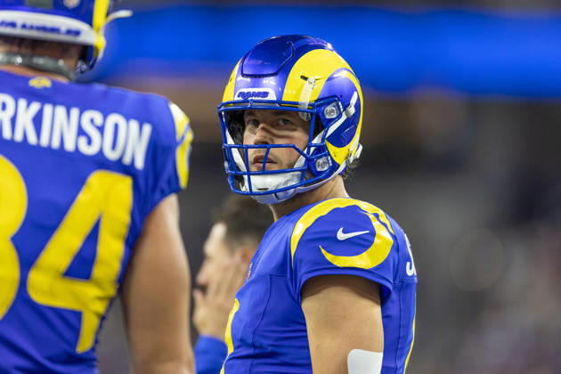 INGLEWOOD, CA - OCTOBER 12: Matthew Stafford 9 of the Los Angeles Rams between plays of an NFL, American Football Herren, USA game between the Buffalo Bills and the Los Angeles Rams on October 12, 2026, at SoFi Stadium in Inglewood, California. (Photo by Greg Fiore Icon Sportswire) NFL: OCT 12 Bills at Rams EDITORIAL USE ONLY Icon2610122685