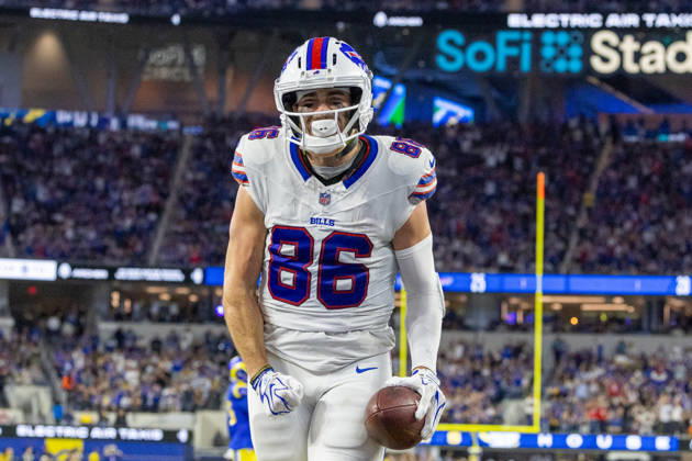 INGLEWOOD, CA - OCTOBER 12: Dalton Kincaid 86 of the Buffalo Bills celebrates a two point conversion in the second half of an NFL, American Football Herren, USA game between the Buffalo Bills and the Los Angeles Rams on October 12, 2026, at SoFi Stadium in Inglewood, California. (Photo by Greg Fiore Icon Sportswire) NFL: OCT 12 Bills at Rams EDITORIAL USE ONLY Icon2610123865