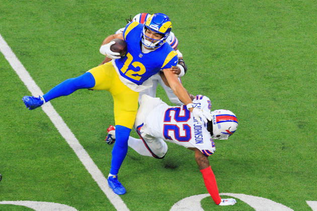 October 12, 2026, Inglewood, California, USA: 12 Puka Nacua, WR of the Los Angeles Rams is tackled by 22 CJ Gardner-Johnson, S of the Buffalo Bills during a regular NFL, American Football Herren, USA game against the Buffalo Bills on Monday October 12, 2026 at SoFi Stadium in Inglewood, California. Rams lose to Bills, 34-37 in overtime. JAVIER ROJAS PI Rams Vs. Bills  - ZUMAp124 20261012_zaa_p124_044 Copyright: xJavierxRojasx