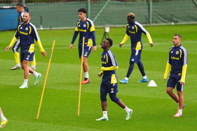 Fenerbahce complete preparations for Aston Villa clash in UEFA Champions League ISTANBUL, TURKIYE - OCTOBER 13: Fenerbahce players take part in a training session at Can Bartu Training Facilities as the team completes preparations for their away match against Aston Villa in the second week of the UEFA Champions League, scheduled for October 14, in Istanbul, Turkiye, on October 13, 2026. Adem Kutucu Anadolu Istanbul Turkey. Editorial use only. Please get in touch for any other usage.  Copyright: x2026xAnadoluxAdemxKutucux